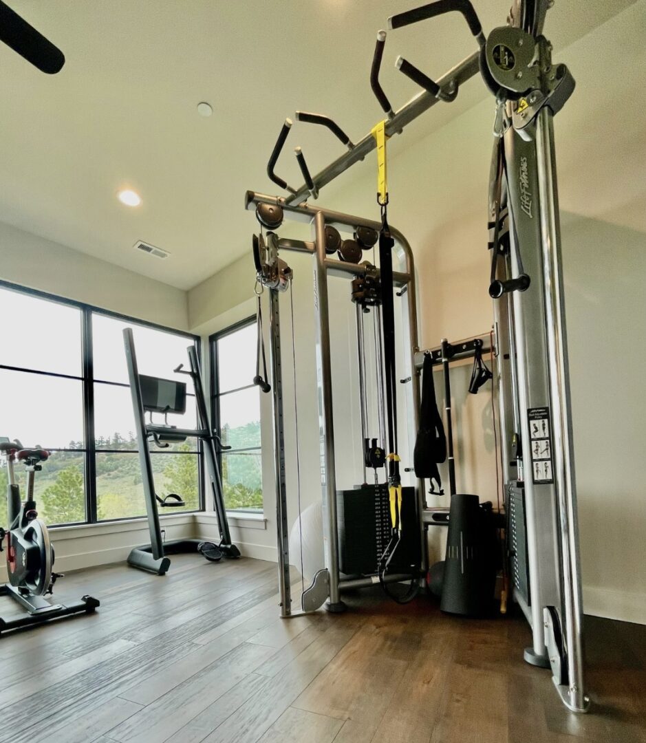 Roombldr provides home gym supply, design, & installation services